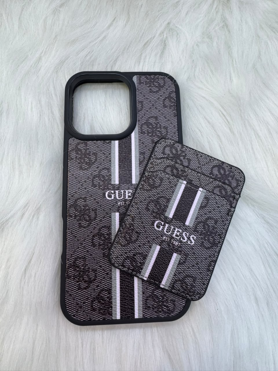 Pochette iPhone Style Guess + Porte-Carte